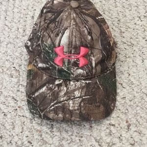 Real tree under armor hat